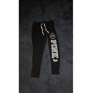 pink leggings/sweats with pockets